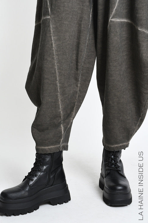Lahaineinsideus,Ballonhose